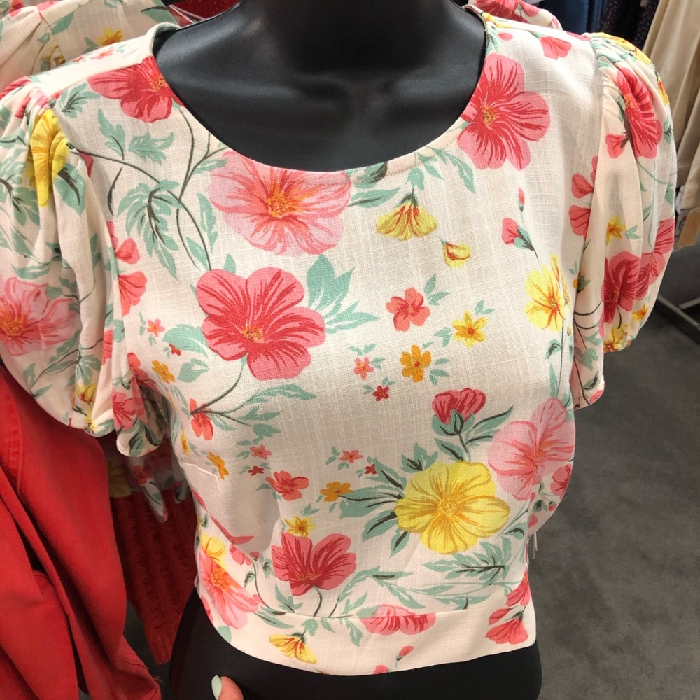 Floral crop top.